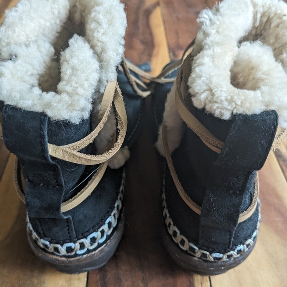 Ugg Cove leather black boots women 7 - Picture 5 of 6